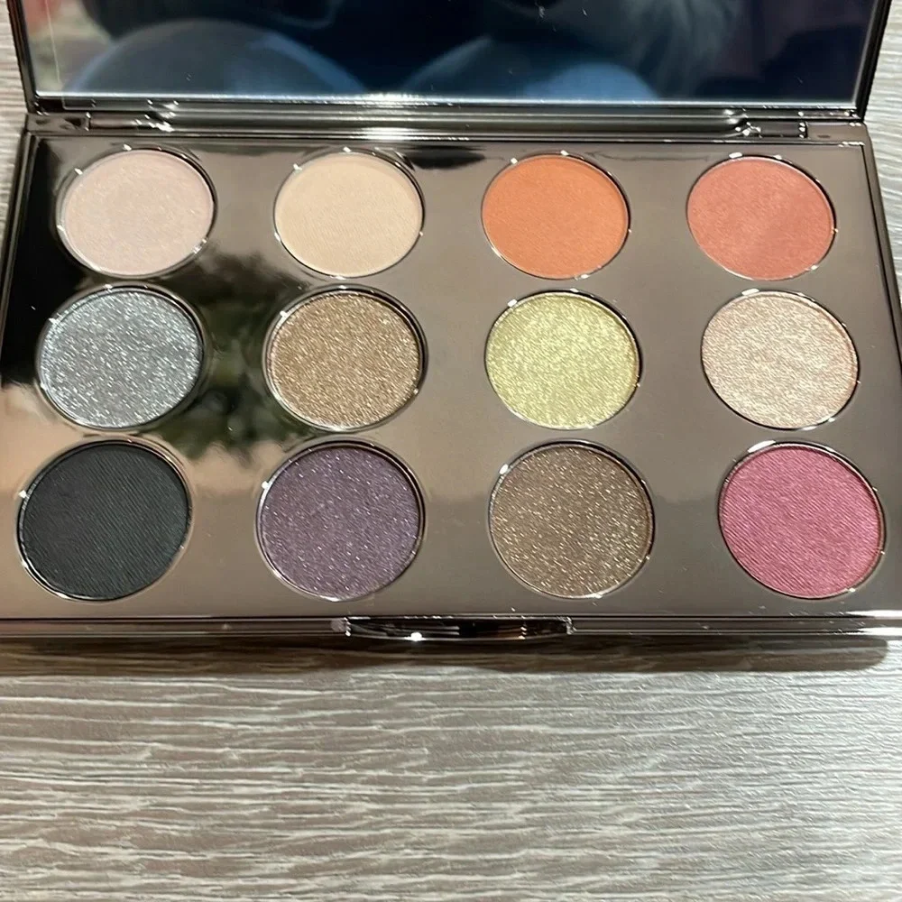 New in box Pur defense anti pollution eyeshadow palette